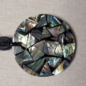 Stunning Vintage Abalone Shell Necklace